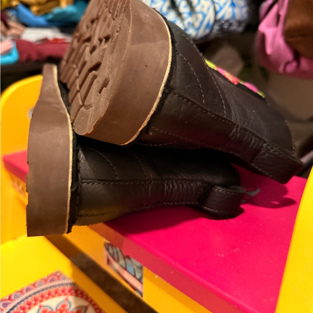 L.L. Bean Black Stonington Leather Boots with Pink and Green Embroidery - Picture 7 of 10